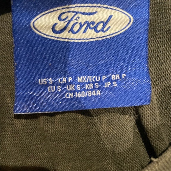 Black vintage women’s t shirt set 1) mustang cropped 2) black distressed t - Picture 2 of 4